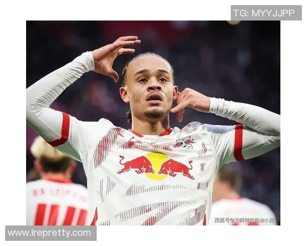 哈维·西蒙斯：从荷甲到英超的联赛差异与技术特点解析